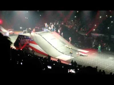 BodzioSzajs - So close ಠ_ಠ 

#motocykle #nitrocircus