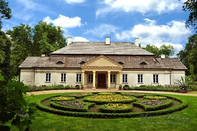 l.....e - Polecam do zwiedzania Dwór w Śmiłowie. Znajduje się tam muzeum wnętrz dwors...