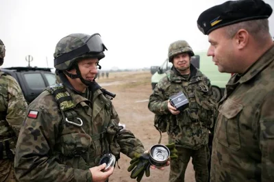 BaronAlvon_PuciPusia - O, jest i Dowódca Generalny Rodzajów Sił Zbrojnych (ten po lew...