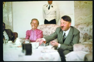 Dalinar - Dokładnie,tutaj mamy jedno z licznych zdjęć prywatnej wizyty Fuhrera u Graż...