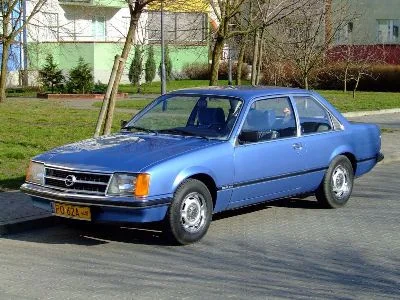 LouisCypherr - > Mercedes-Commodore

@Pipok: Jak już to Opel Commodore. :P

#gimb...