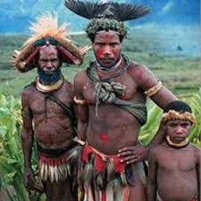 PalNick - Ciekawostka: przedstawiciele ludu Etoro z Nowej Gwinei wierzą, że aby chłop...