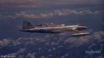 Fjuczer - #samoloty #aircraftboners #militaria #lotnictwo #gif #nuke