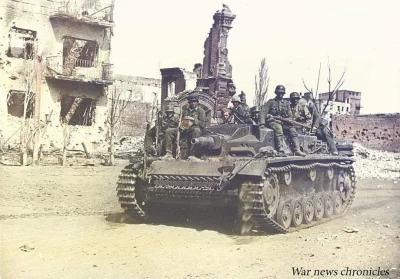 wfyokyga - Żolnierze niemieccy na StuG III Ausf. B, Stalingrad 1942 koloryzowane.
#h...