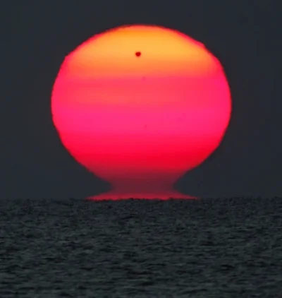 MarekAntoniuszGajusz - Wenus na tle wschodzącego słońca nad Morzem Czarnym (｡◕‿‿◕｡)
...