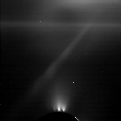 g.....t - Pierwsze zdjęcia z październikowego przelotu nad Enceladusem

Sonda Cassi...