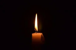 Bodhistawa - @naprawalaptopow: Rozwiążcie zagadkę gdzie płomień świecy jest najcieple...