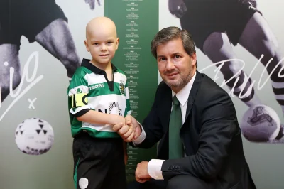 ryzu - Fajna akcja Sportingu. Podpisali umowę z 5-latkiem chorym na raka. Młody zosta...