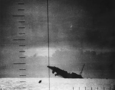 N.....h - Tonący japoński niszczyciel, trafiony przez torpedę z USS Seawolf.
Pacyfik...