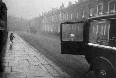 wytrzzeszcz - #karawanboners #historia #smog #londyn
w 1952 Londyn został zasnuty gę...