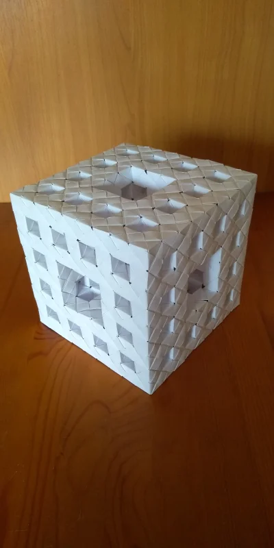QuePasa - Wariacja kostki Mengera drugiego stopnia

#origami #diy #tworczoscwlasna ...