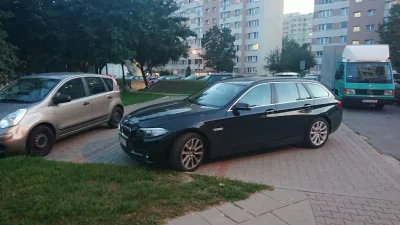 janekwoz - Posiadanie bmw zobowiązuje. Np tutaj do zajęcia dwóch miejsc parkingowych....