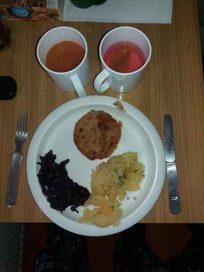 Kwassokles - #szpital #jedzenie #zdrowie obiad raczej bez rewelacji ziemniaki czerwon...