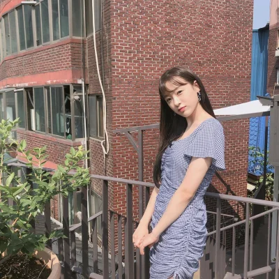 XKHYCCB2dX - #jinsol #april 
#koreanka