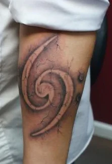 Szalusinski - Mam do was pytanko, co oznacza ten tatuaż ?

#tattoo #symbole #pomocy...