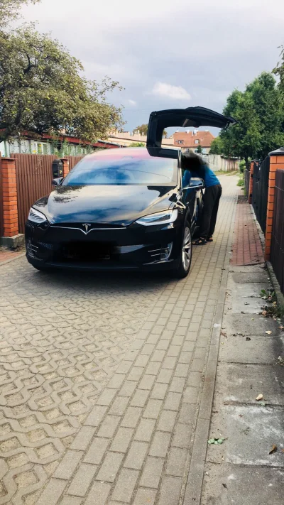 jaavi666 - #olx #tesla Dziś wystawiłem biurko z ikea które kosztuje normalnie 400 zł ...