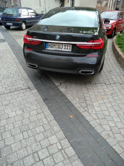 Bogdan23 - Takiego dzisiaj spotkałem śmieszka
#heheszki #motoryzacja #samochody #niem...