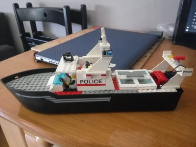 g.....w - No to i ja się pochwalę. Łódź policyjna LEGO o numerze 4021 z ... 1991 roku...