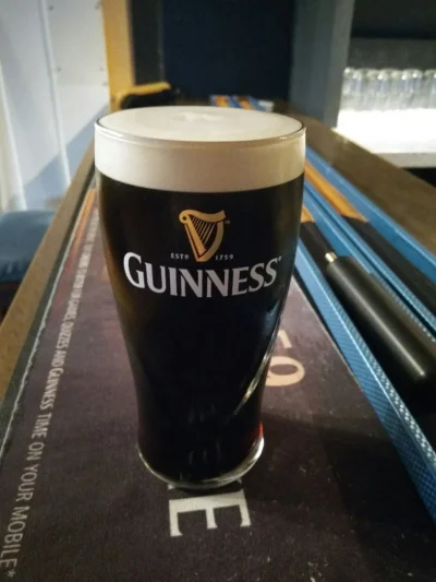 kontra - Co jak co, ale Guinnessowi nie można odmówić piany. Jak oni robią, że jest t...