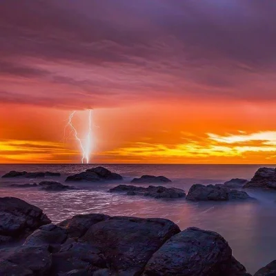 Elthiryel - Burza nad Adelaide w Australii.

Źródło: Ben Heide, Severe Weather Worl...