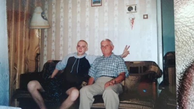 thisismaddnes - Odnalazłem stare, chyba sprzed 20 laty zdjęcie z dziadkiem jak byłem ...