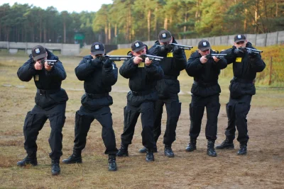 Gacek2k17 - Dzisiejsze szkolenie.. Pierwsze od roku #policja #bagiety #gownowpis Ps. ...