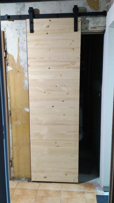 Sibikk - Mireczki z #drewno #diy popełniłem pierwsze drzwi. Drugie w trakcie realizac...