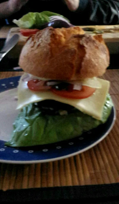 ousiek - #gotujzwykopem #foodporn #gotujzmikroblogiem
hamburger