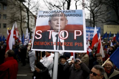 k1fl0w - America’s Crisis Of Democracy Looks Shockingly Like Poland’s
 Like the Ameri...