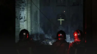 gzres - Dzień po pożarze Notre Dame:
- francuska prokuratura wszczęła śledztwo. Zakł...