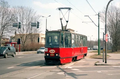 sylwke3100 - Tramwaj nieistniejącej linii 12 na ul Telewizyjnej w Katowicach, obok wi...