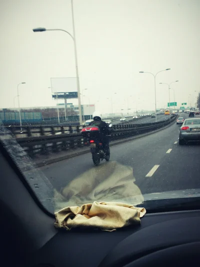 Kick_Ass - #motocykle #motowarszawa To nic że szklanka na drodze, co i rusz przelotni...