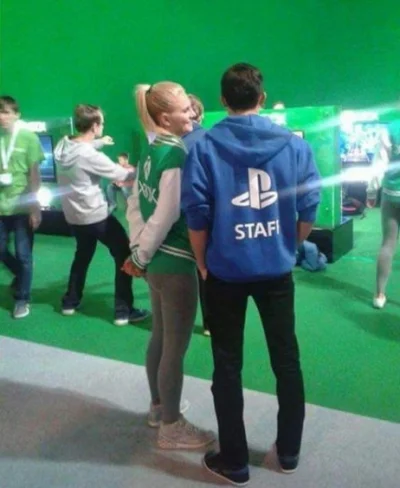 Q.....a - Romeo i Julia obecnych czasów.

SPOILER

#heheszki #xboxone #ps4 #pcmas...