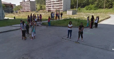 lkoikm - w szoku jestem bo na street view widac ze kilka osób cos tam sprząta na ulic...