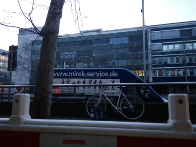 Islam - Który to w Stuttgartcie ogarnął biznes? #mirek #stuttgard