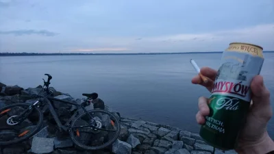 k.....z - pozdrawiam was mireczki z nad jeziora Turawskiego :) Piwko i fajeczka po ca...