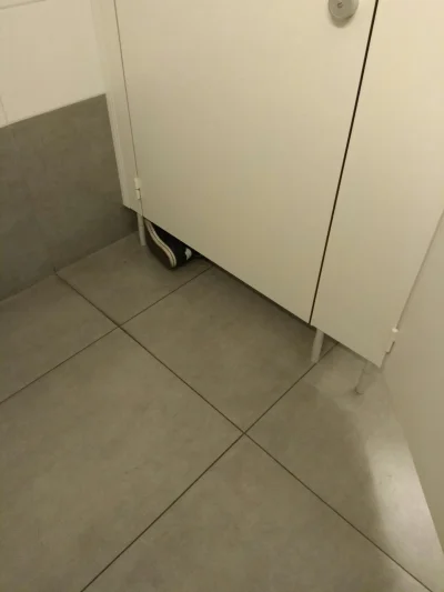 myszaq - Ktory to mirek odsypia w damskiej toalecie? ( ͡° ͜ʖ ͡°)
#wy