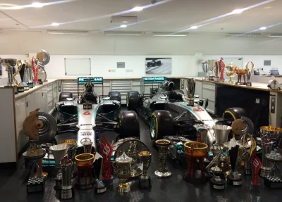 RSjabber - Zwycięskie bolidy #mercedes AMG Petronas Nico Rosberga i Lewisa Hamiltona ...
