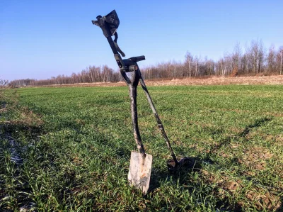 Zwiadowca_Historii - Dolnośląskie. Policja zatrzymała człowieka z wykrywaczem na polu...