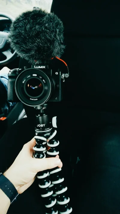 k.....5 - Zestaw młodego vlogera ( ͡° ͜ʖ ͡°)

#filmowanie #kameraboners