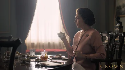kwmaster - Nowa Królowa Elżbieta II pije pierwszą herbatkę na planie trzeciego sezonu...