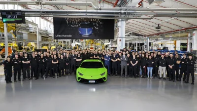 autogenpl - Poniższy, zielony Lamborghini Huracan Performante to już 10-tysięczny Hur...