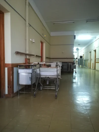 kraszew - A miało być tak miło i przyjemnie na tym korytarzu (╯︵╰,)
#szpital #umiera...