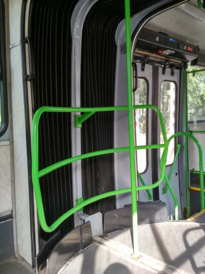 c.....g - Codzienna droga do pracy #ikarus #komunikacjamiejska #autobusy