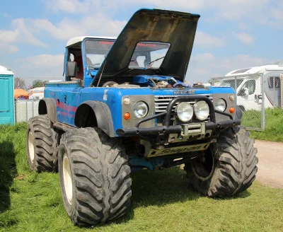 Z.....u - #offroad #monstertruck #samochody #motoryzacja #landrover 

Źródło