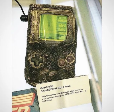 t.....L - Oto konsola Game Boy, która przetrwała bombardowanie podczas Operacji Pusty...