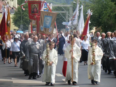 Zaratusztra - Co za #gimboteizm, normalny człowiek powinien trzymać swoją wiarę w dom...