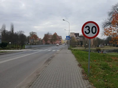 pogop - Jak w Polsce mają być szanowne ograniczenia prędkości jak nagle na moście w c...