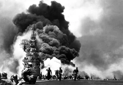 N.....h - #iiwojnaswiatowa #historia #fotohistoria #japonia #usa 

USS Bunker Hill ...