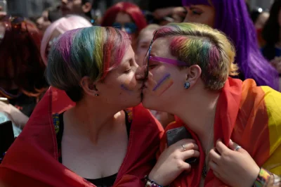 Robert89 - Śmieszna jest ta cała nagonka na LGBT.

Ludzie, czego wy się boicie? Że ...